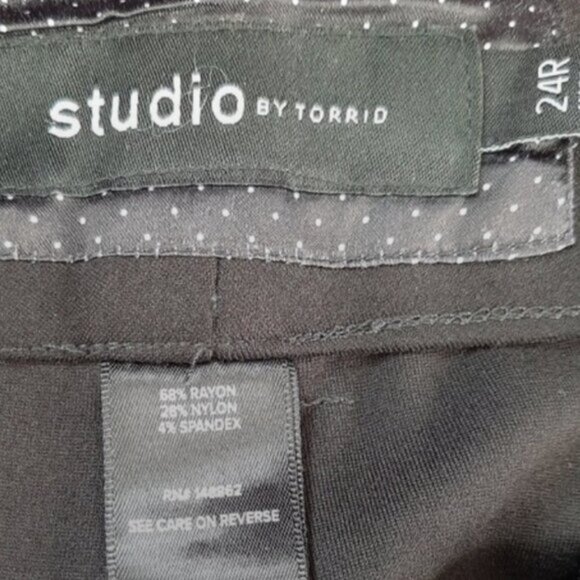 Studio by TORRID / High Waist Ankle Crop Stretch Slim Pants Black Sz 24 R - Picture 9 of 11
